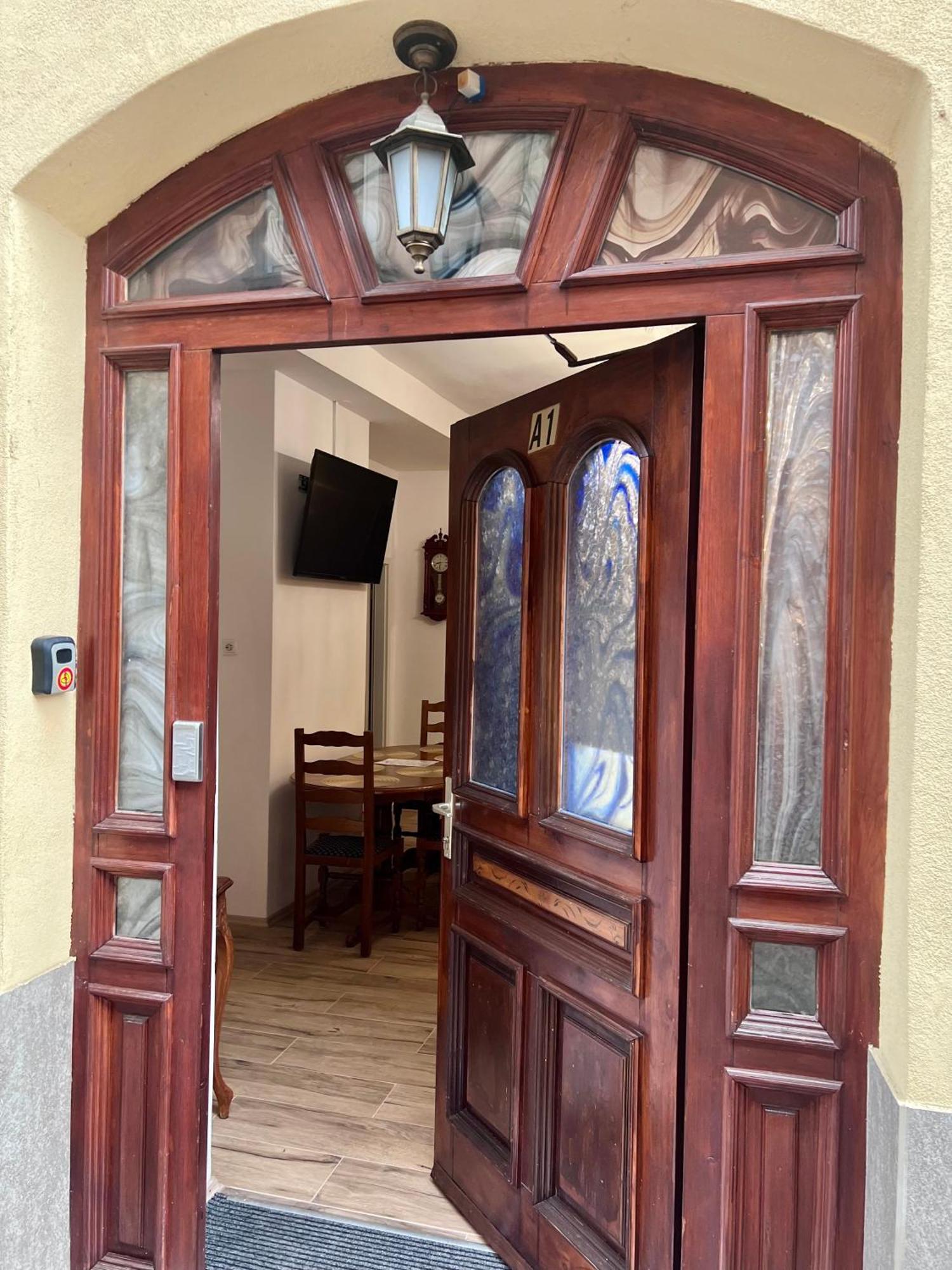 Ljubljana City Center Apartment Екстер'єр фото